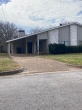Building Photo - 1721 Susan Dr