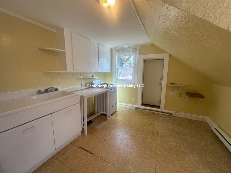 Primary Photo - 7A Taylor St