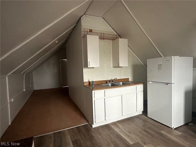 Building Photo - 1764 Algonac Rd