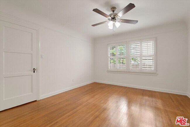 Building Photo - 2002 Kelton Ave