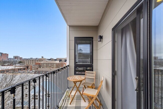 Building Photo - 1457 Tremont St