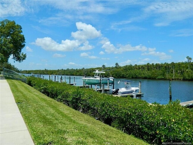 Building Photo - 2506 SE Anchorage Cove