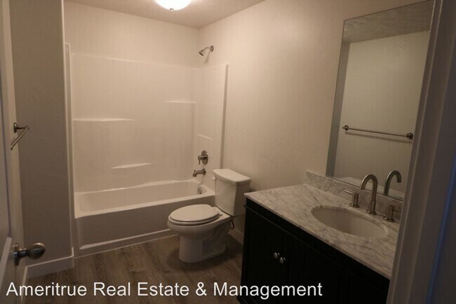 Building Photo - Large 5 Bed 3.5 Bath Home in Lehi Utah!