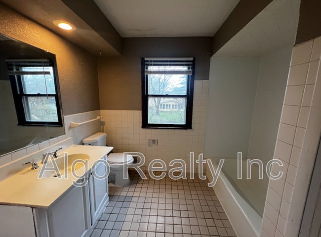 Building Photo - 7725 Tessman Dr