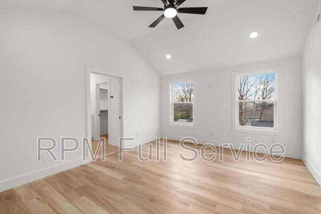 Building Photo - 1715B Heiman Street