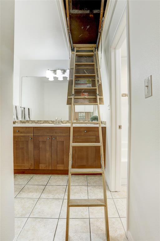 Building Photo - 7685 Northcross Dr