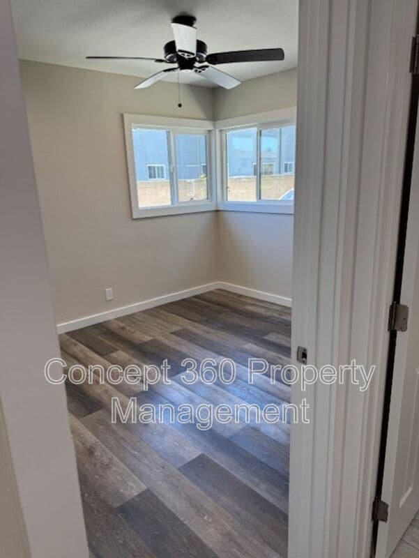 Building Photo - 9332 1/4 ELM VISTA DR