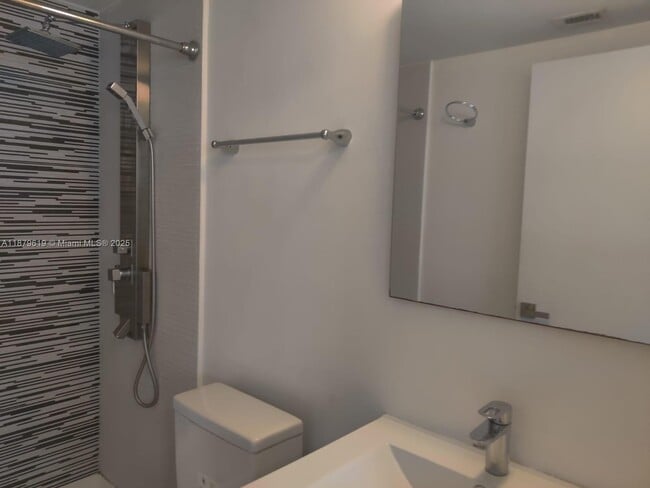 Building Photo - 740 Meridian Ave