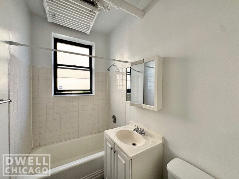 Building Photo - 2327 N Spaulding Ave