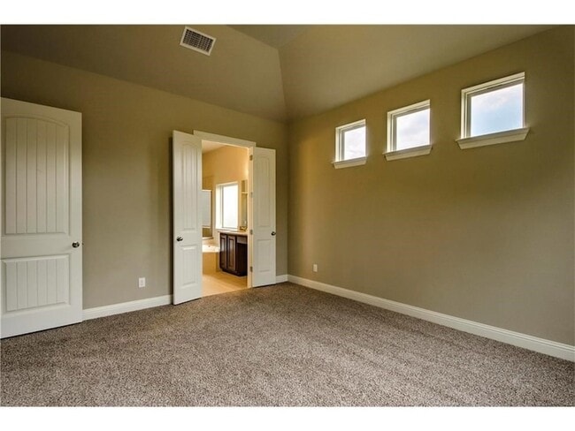 Building Photo - 10671 Villanova Dr