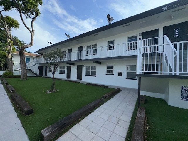 Building Photo - Maki Garden Apartments