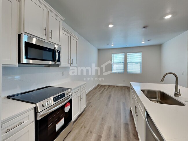 Building Photo - 7429 S Paseo Monte de Oro