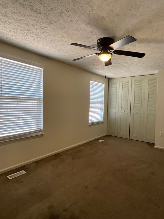 Building Photo - Beautiful 2BR 2BA 3 level townhome located in the Bowling Brook Farms Community