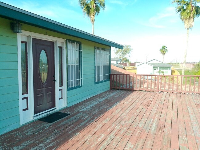 Building Photo - 1509 Marine Dr