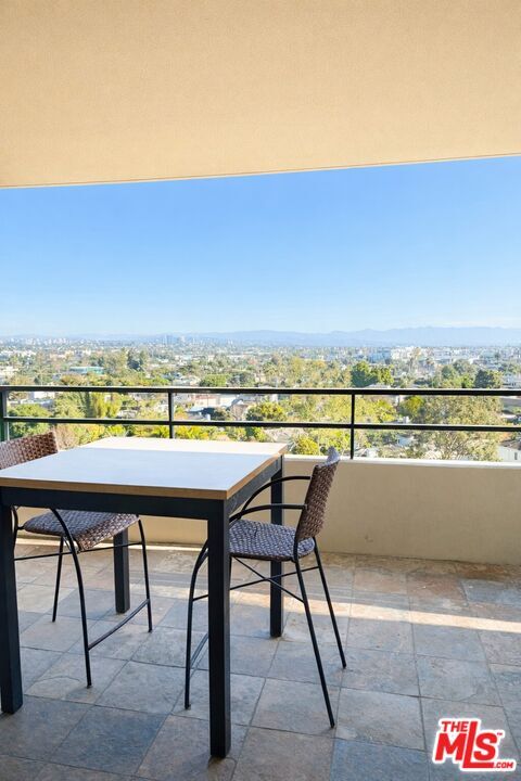 Building Photo - 4337 Marina City Dr