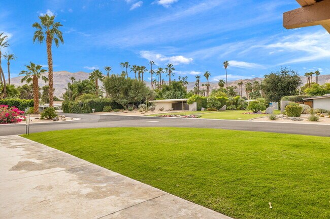 Building Photo - 71996 Vista Del Rio