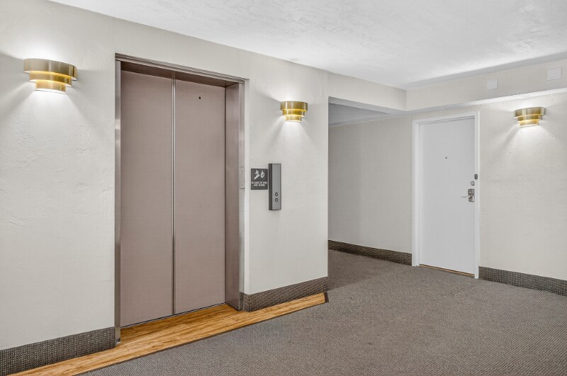 Building Photo - 224 E Garden St