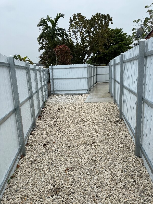 Building Photo - 2712 SW 118th Ct