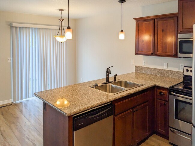 Building Photo - 407-409 Madrona Ave SE