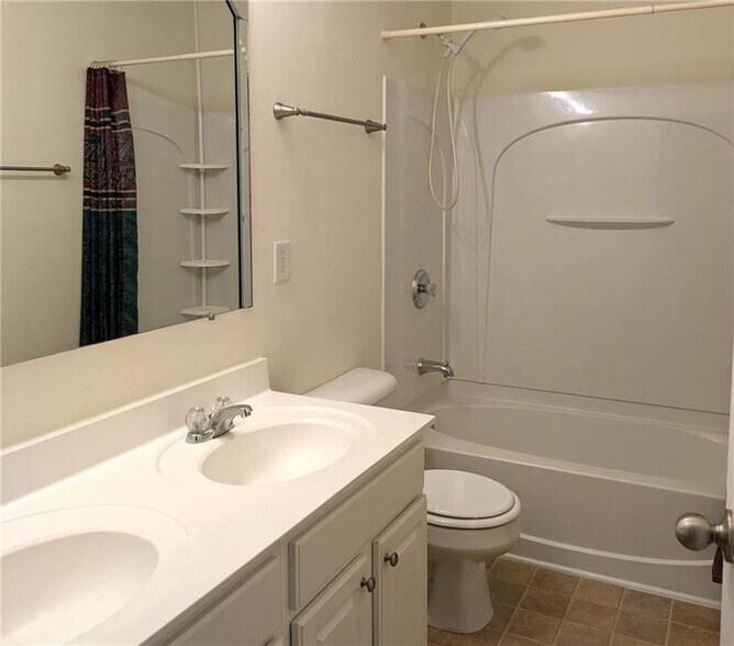 Building Photo - 3075 Whittier Way