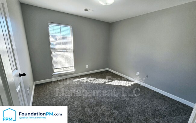 Building Photo - 3820 Farm Gate Cove