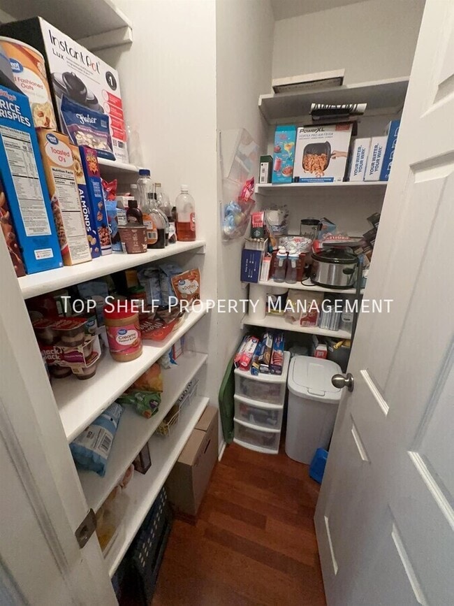 Building Photo - 332 NW Driftwood Dr