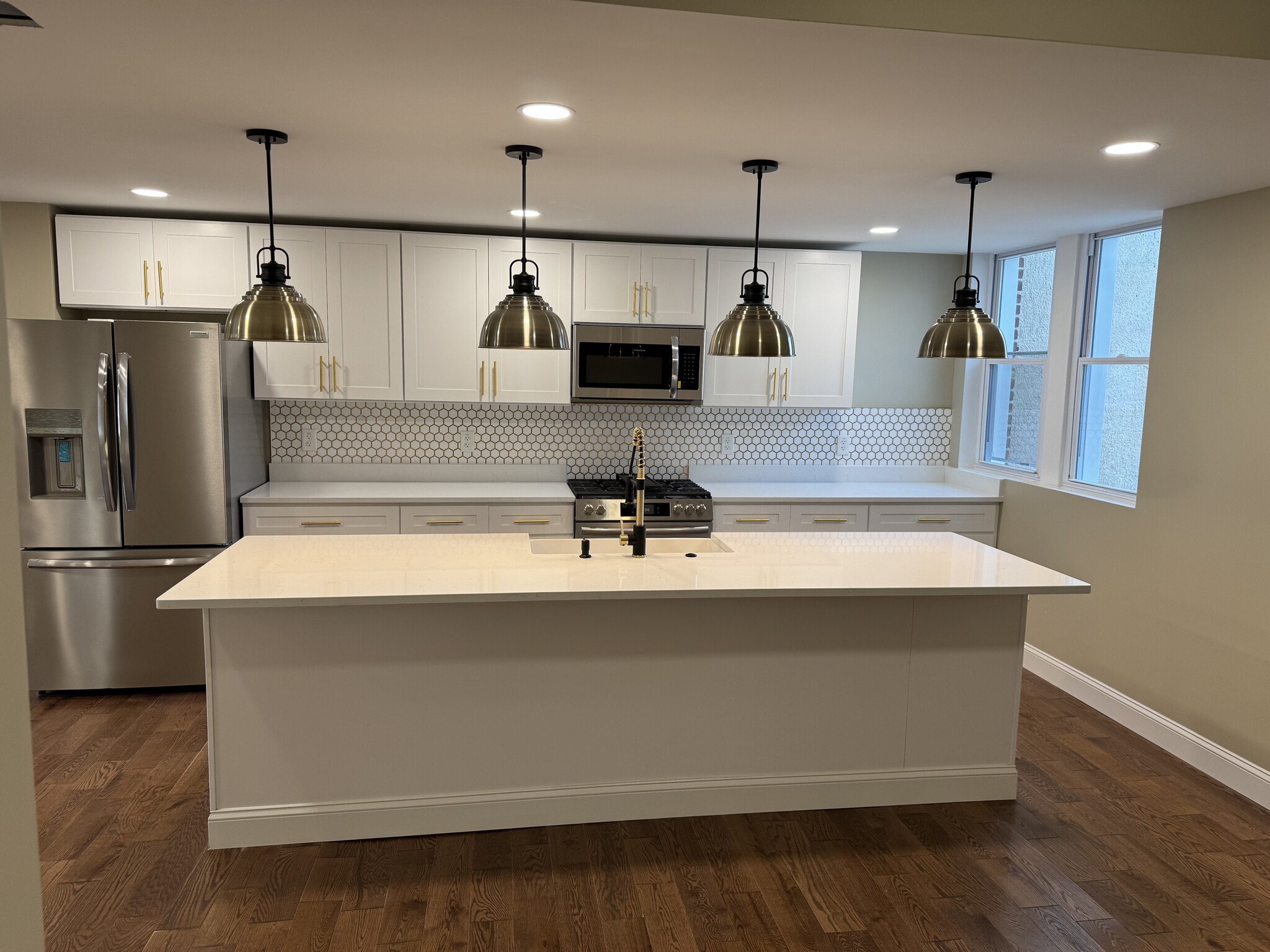 Building Photo - 604 N Augusta Ave