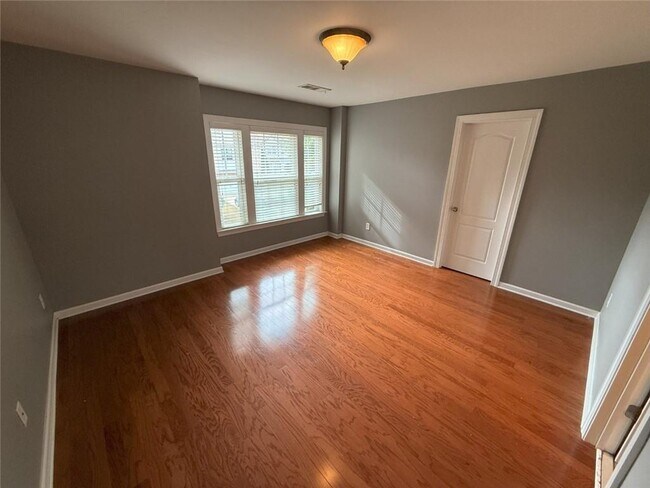 Building Photo - 3730 Clay Ct