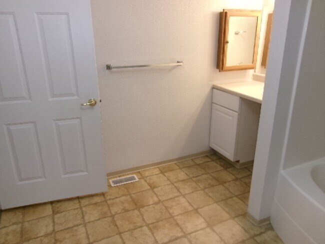 Building Photo - Remodeled 2 bed 1 bath with RV space