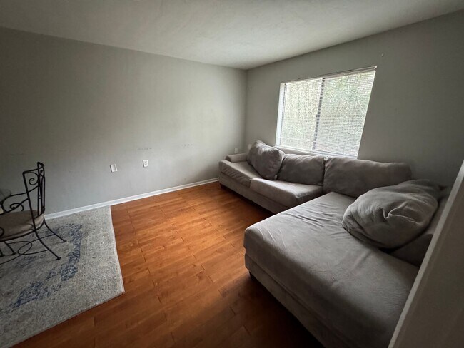 Building Photo - Updated 2/2 End-Unit Condo in Treehouse Village – Prime Location Near Campus