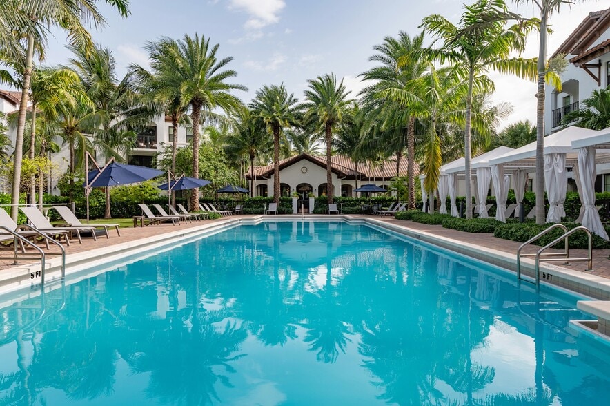 Primary Photo - Cortland Hollywood