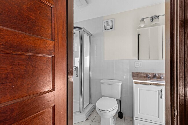 Building Photo - 3bed/2 bath in Brighton