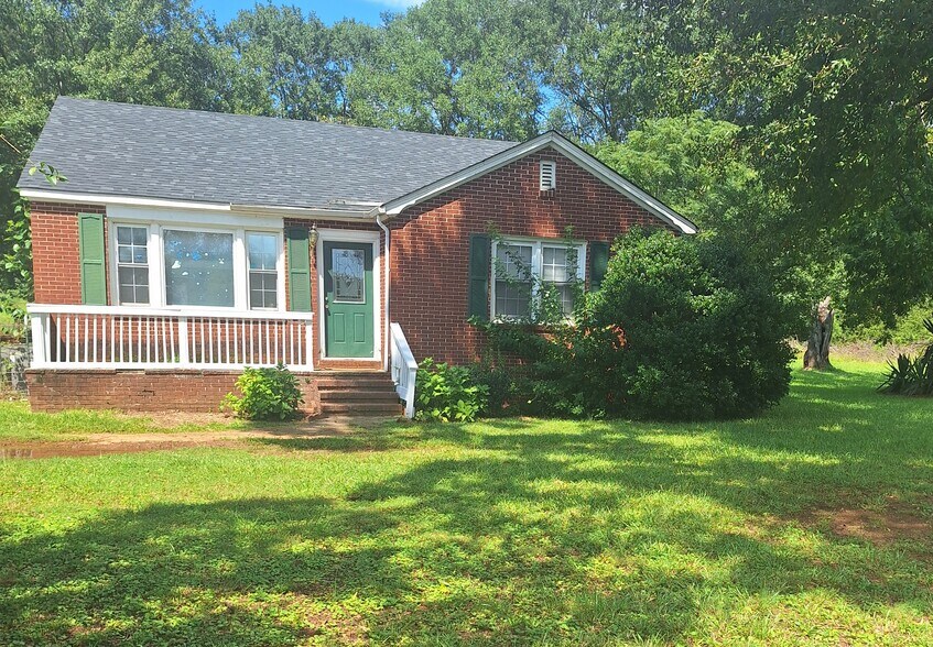 Primary Photo - 827 Winston Dr