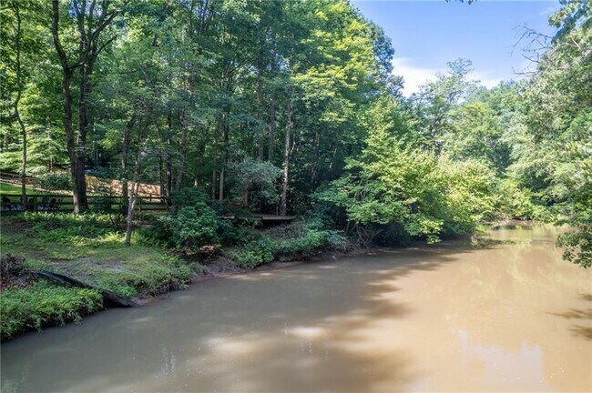 Building Photo - 218 River Dr
