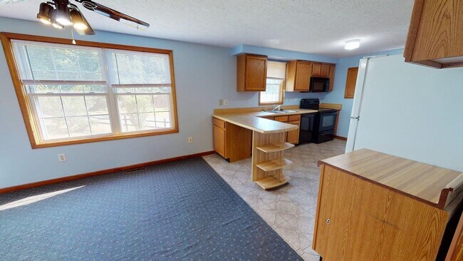 Building Photo - 975 Murray Ln