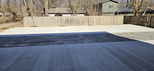 Building Photo - 1378 W Mt Comfort Rd