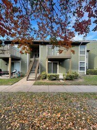 Building Photo - 1500 Lake Shore Dr