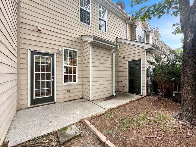 Building Photo - $400 Off Rent!!!! Beautiful Townhome, Fenc...