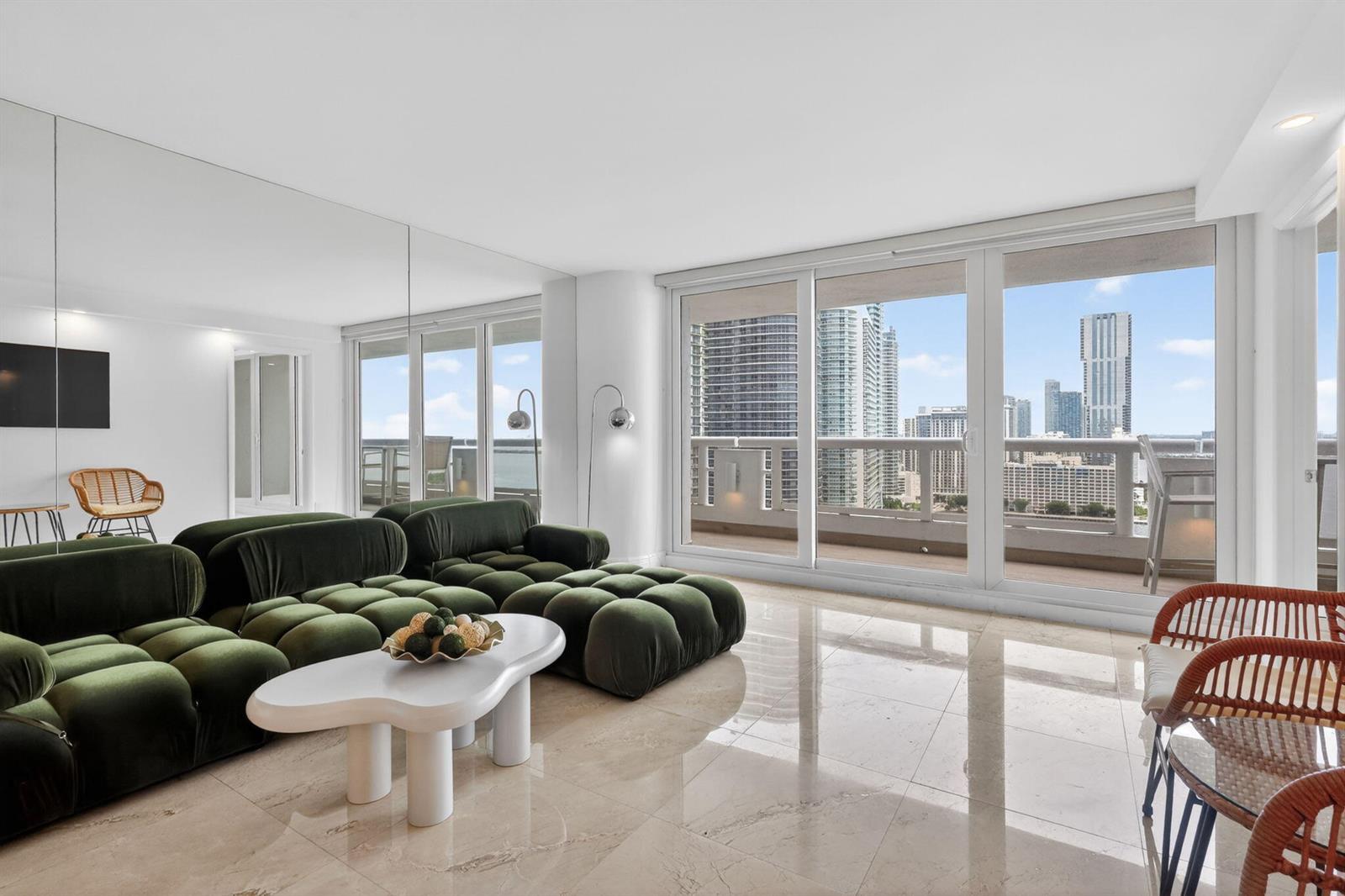 Building Photo - 1717 N Bayshore Dr