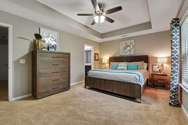 Building Photo - 3 Bedroom Townhouse