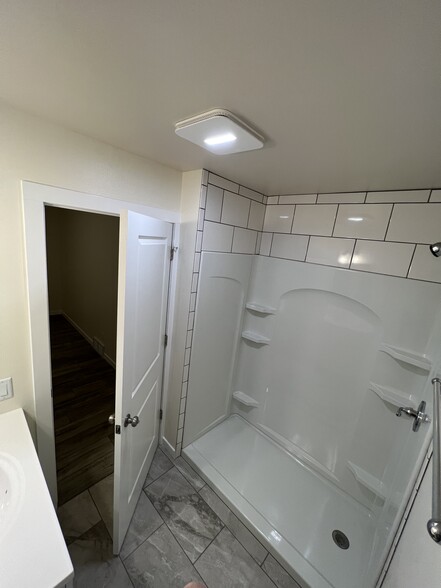 Building Photo - 6120 Strathmore Ln
