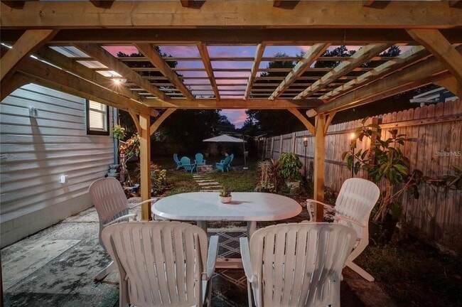 Building Photo - 1221 E Ida St