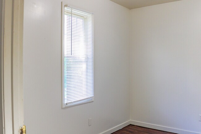 Building Photo - 1026 Stainback St