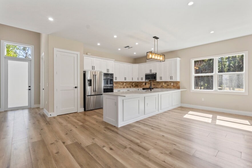 Building Photo - 4261 Kathy Ave