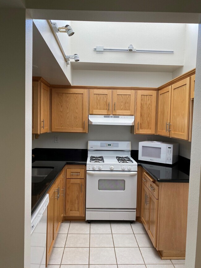Building Photo - 24111 Del Monte Dr.