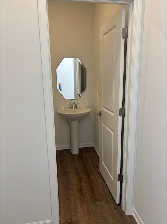 Building Photo - 12213 Dodwell St