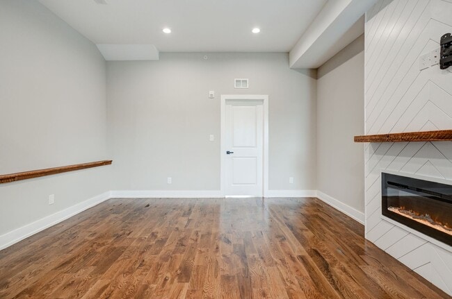 Building Photo - 2638 N 33rd St