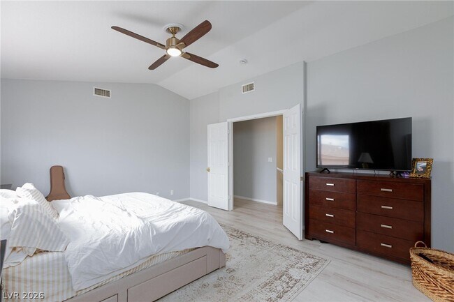 Building Photo - 8204 Burgesshill Ave