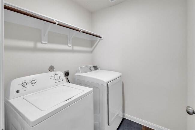 Building Photo - 11722 Braemar Village Dr