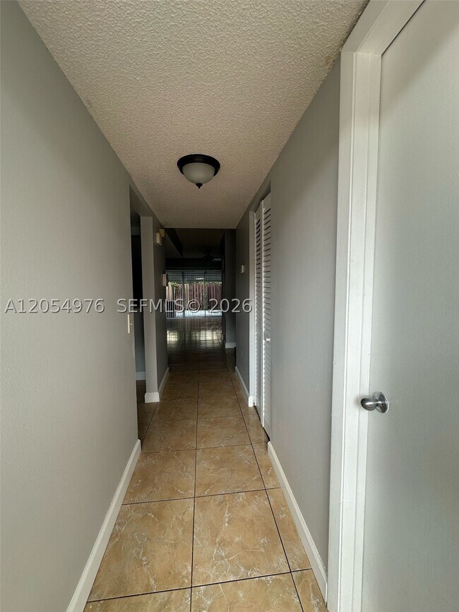 Building Photo - 4159 SW 66th Ln